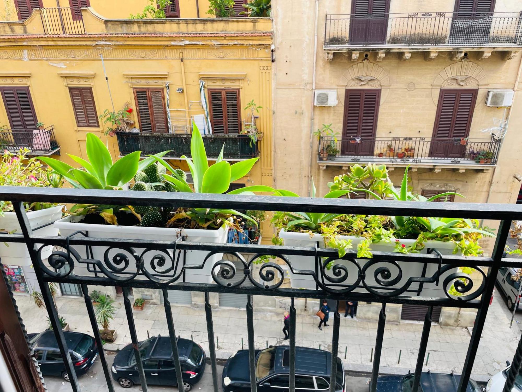 Funky Flat Apartment Palermo